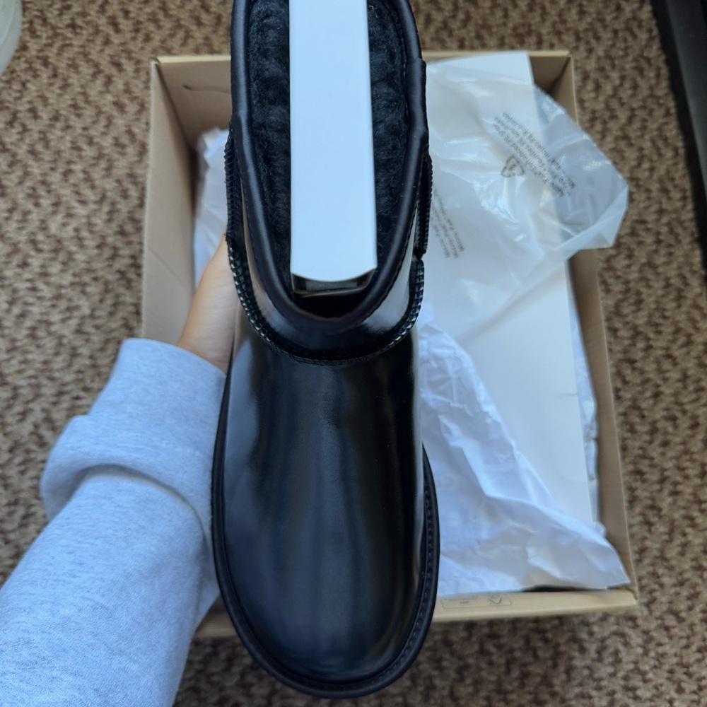 UGG Black Textured Sole Boots - Picture 5 of 7